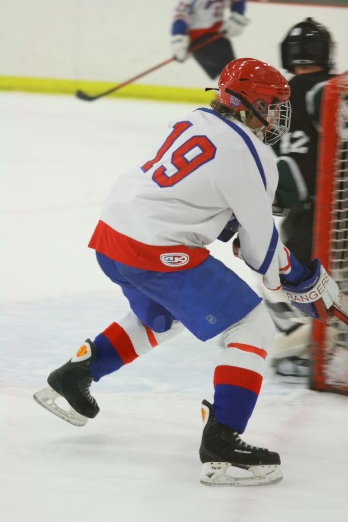 IMAGE: http://i1092.photobucket.com/albums/i401/hckyguy1/IMG_2348.jpg