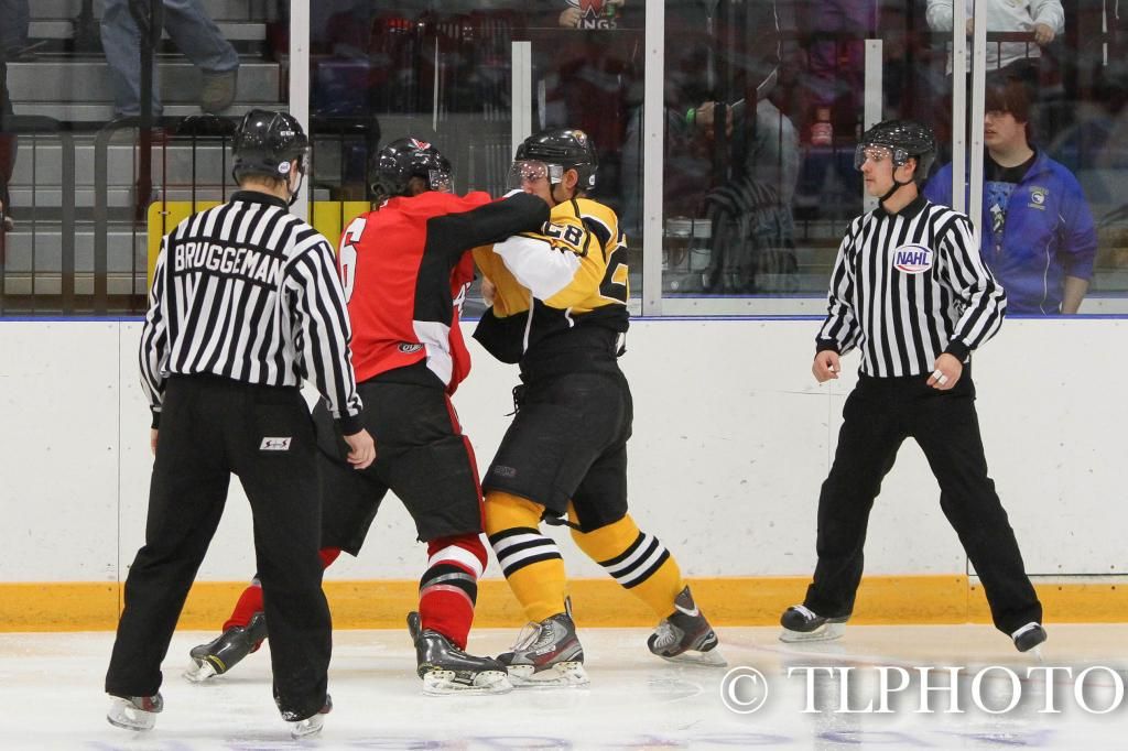 IMAGE: http://i1092.photobucket.com/albums/i401/hckyguy1/IMG_4505-1.jpg