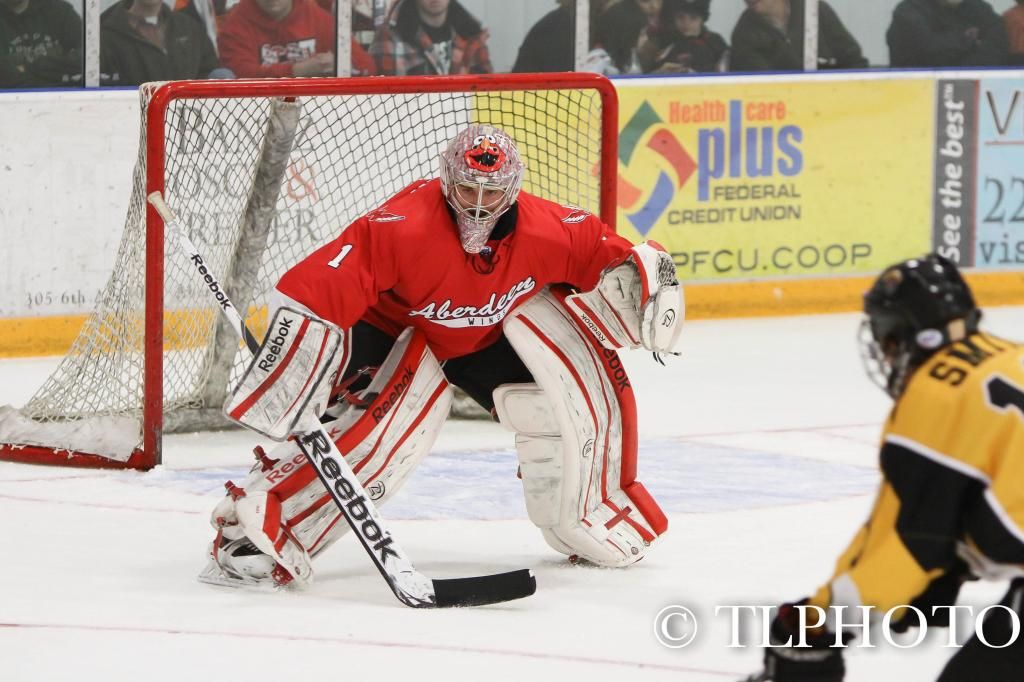 IMAGE: http://i1092.photobucket.com/albums/i401/hckyguy1/IMG_4593-1.jpg