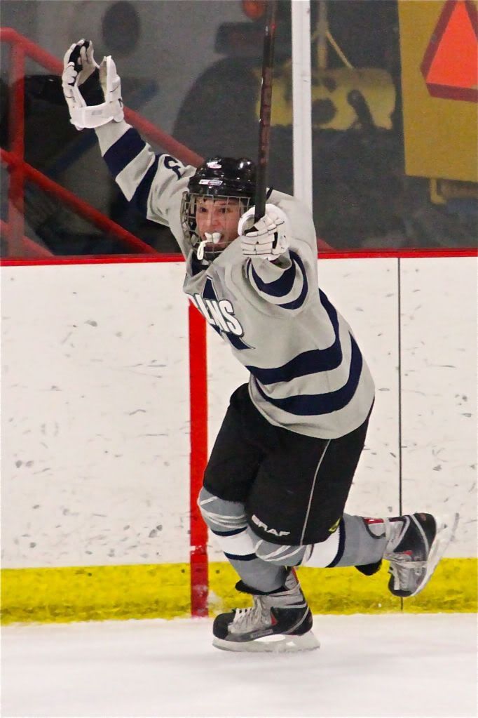 IMAGE: http://i1092.photobucket.com/albums/i401/hckyguy1/IMG_9315.jpg