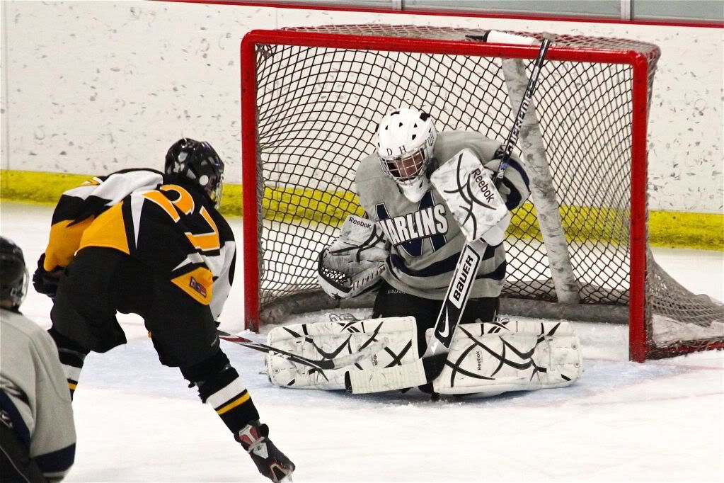 IMAGE: http://i1092.photobucket.com/albums/i401/hckyguy1/IMG_9390.jpg