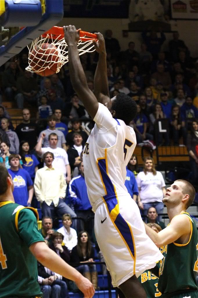 IMAGE: http://i1092.photobucket.com/albums/i401/hckyguy1/dunk.jpg