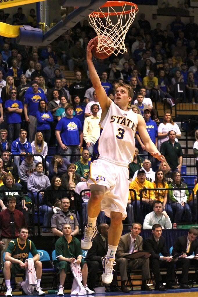 IMAGE: http://i1092.photobucket.com/albums/i401/hckyguy1/shot.jpg