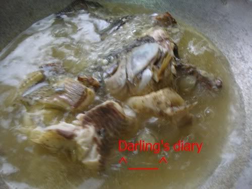 งานใหม่ของเจ๊ จับไข่ดาวอาบน้ำ ขนมจีนสุดอร่อย