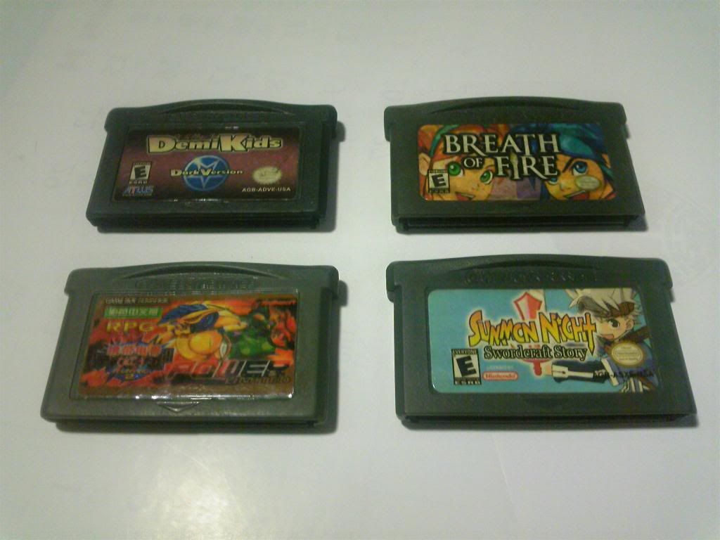 Nintendo DS màu bạc và một con gameboy mới 95% ... end time 22h00 ngày 10/04 - 2