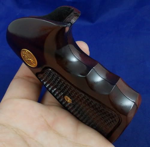 NEW GLOSS WOOD CHECKERED GRIPS FOR COLT DETECTIVE, D FRAME, SHORT 