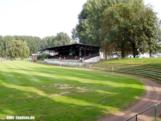 Haupttribüne Stadion an der Hammer Landstraße, Neuss