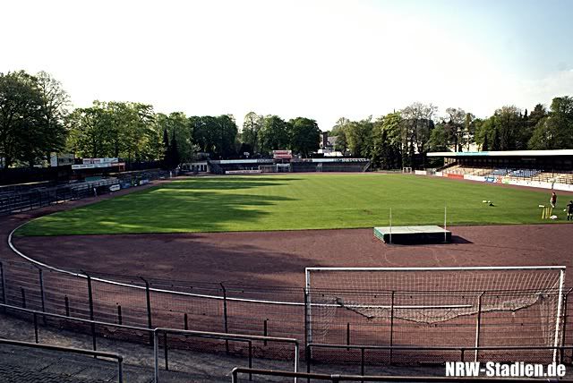Bild "http://i1092.photobucket.com/albums/i409/NRWStadien/roentgen/roentgen-stadion_remscheid11.jpg"
