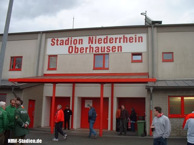 Bild "http://i1092.photobucket.com/albums/i409/NRWStadien/rwo/Stadion_Niederrhein_RWO_Rot-Weiss_Oberhausen_02.jpg"