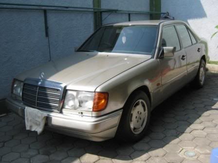 Mercedes 300e smokes #3