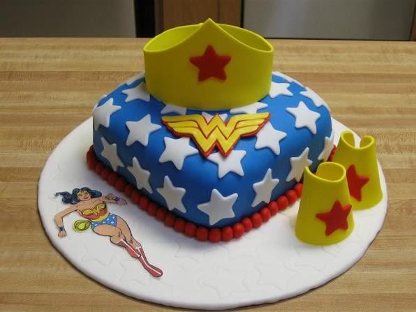 Wonder-Woman-Cake.jpg