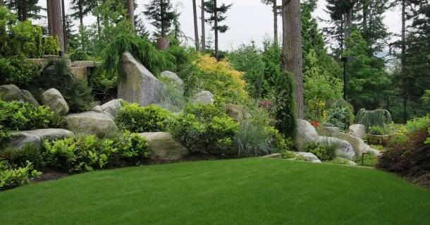 garden design ideas low maintenance Landscaping with Large Rocks Ideas | 610 x 319