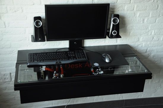 Desk2-1.jpg